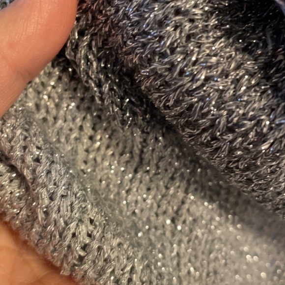 NWOT SIMPLY IRRESISTIBLE women’s sleeve hole PONCHO / LUREX gray sliver size L - Picture 7 of 12